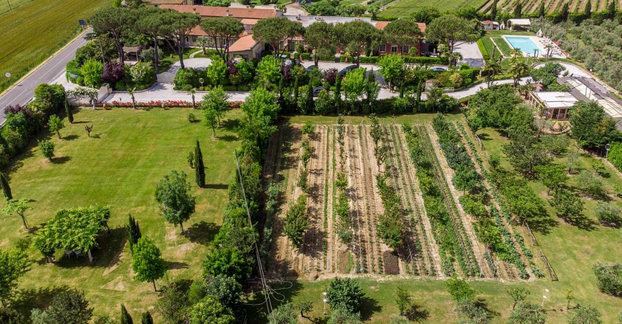 Cevoli Country Resort Lari Exterior photo
